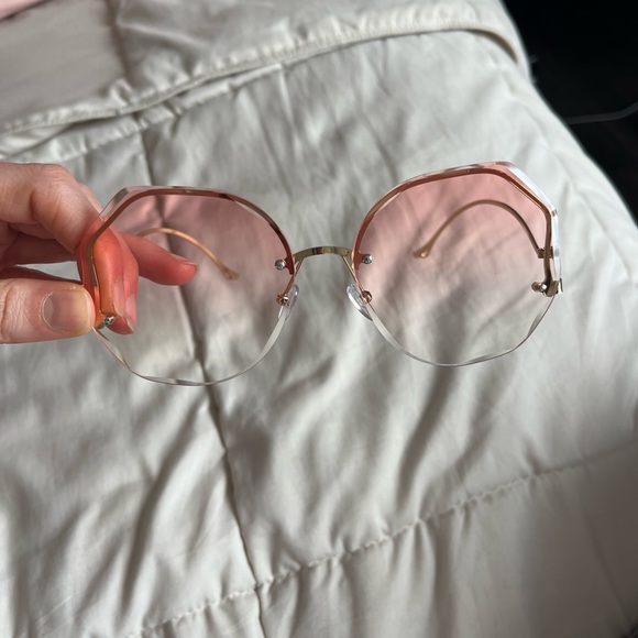 Oversized Sunglasses - Picture 1 of 4